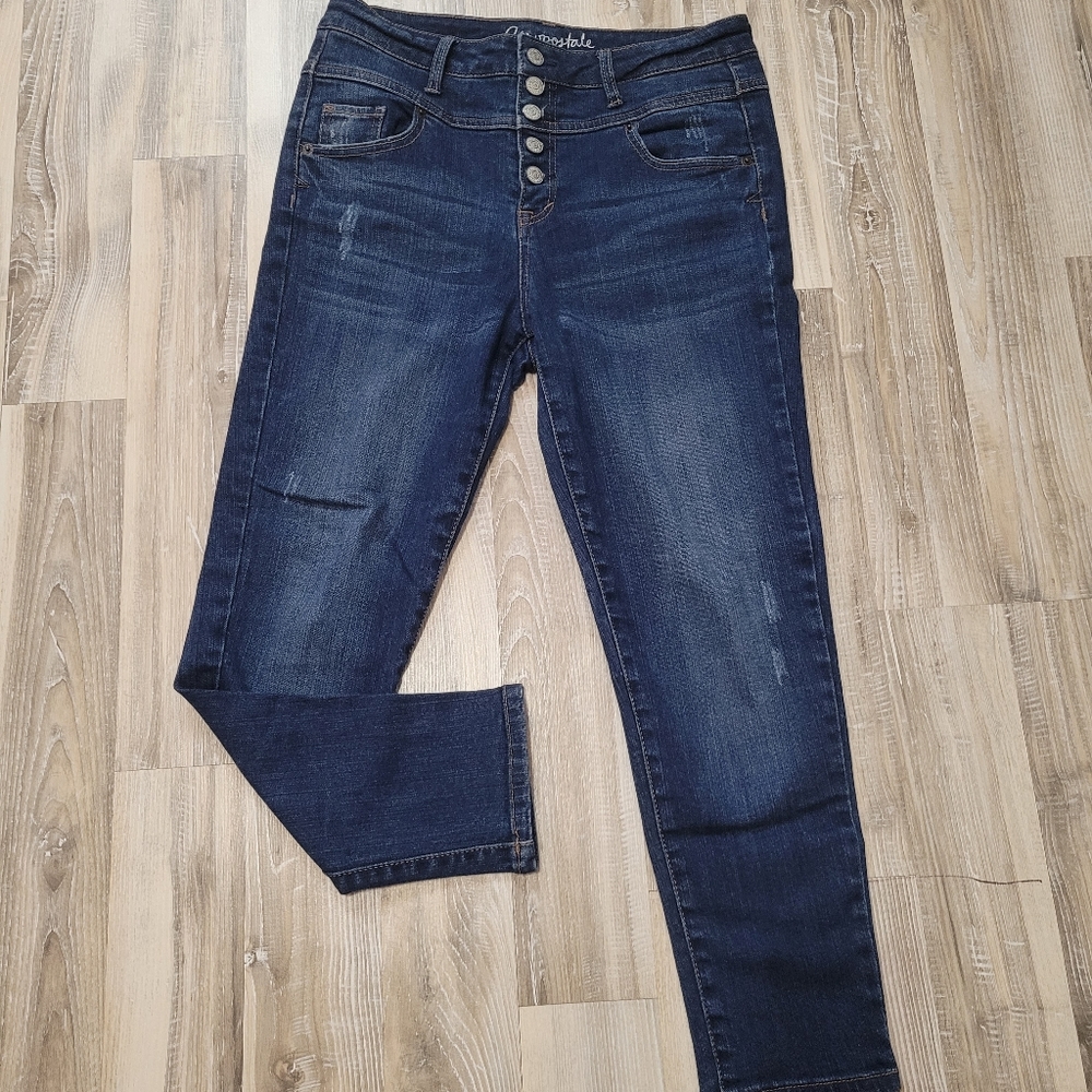 Aeropostale High Rise Crop Legging